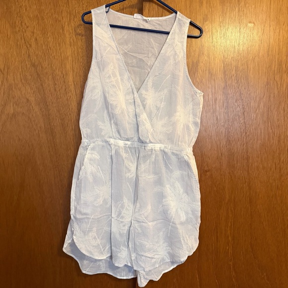 Carve Designs Other - Carve Designs Beach Cover Up